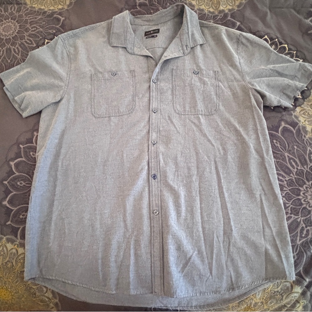 Vintage Men’s Marc Ecko shirt!